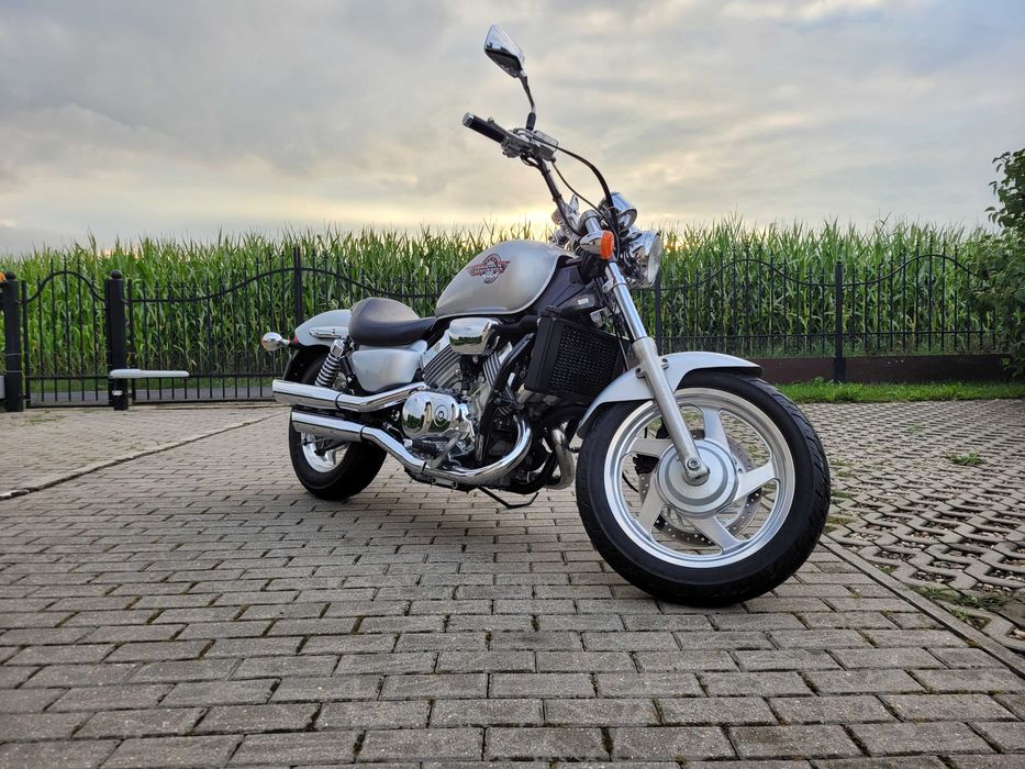 Honda Magna VF750