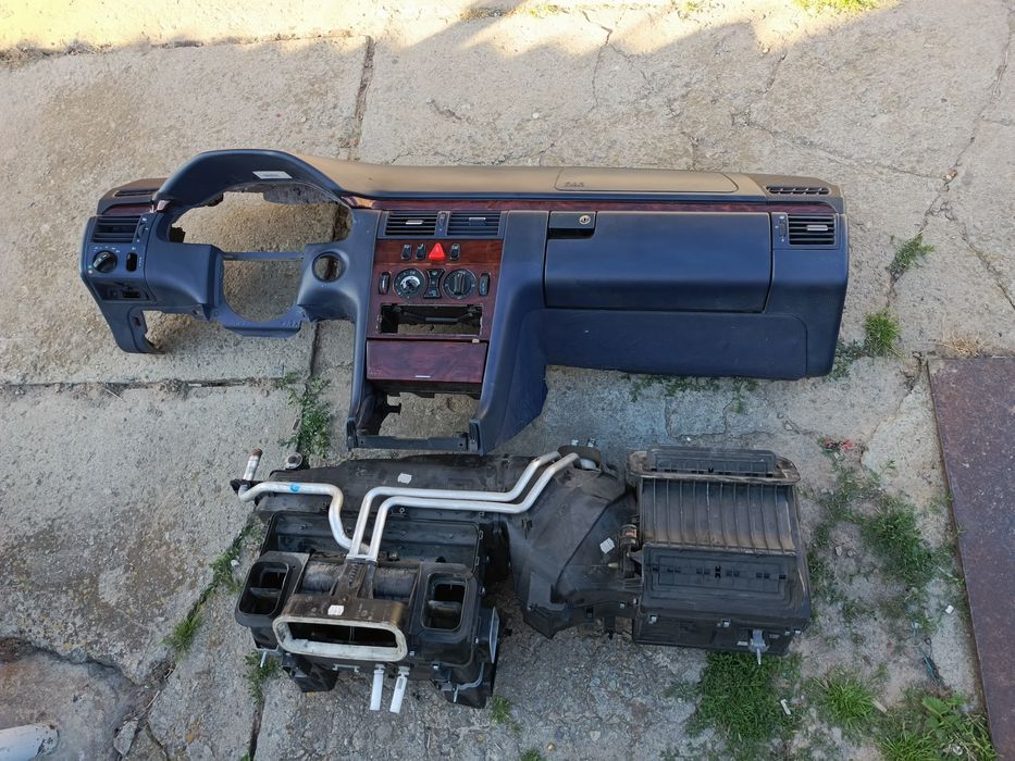 Панель  Мерседес