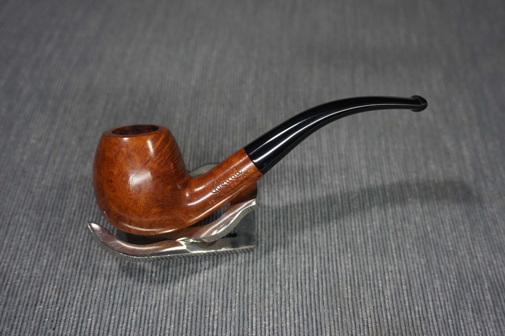 Bonito cachimbo Genod, em urze (França)
