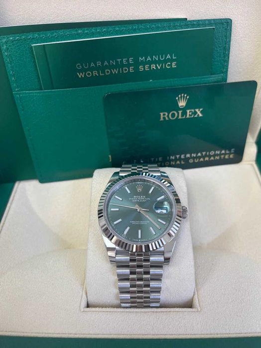 Годинник Rolex DateJust Oyster 41 mm Oystersteel Green Dial Fluted Bezel Jubilee Bracelet Ref# 126334
