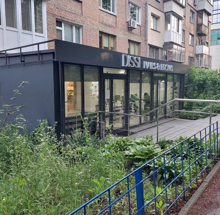 Аренда коммерческого фасадного помещения 54 м²ул.Неманская 2  Печерск!