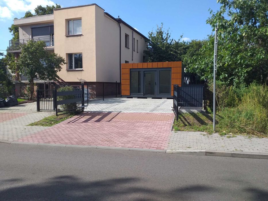 Pawilon usługowy