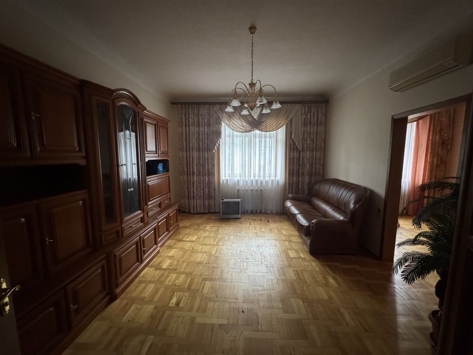 Продам 4 комн квартиру