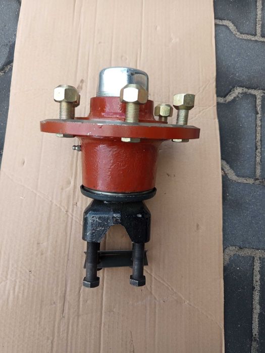 Zestaw Czop koła piasta kpl 6-otworowa Ursus C-330 C-360