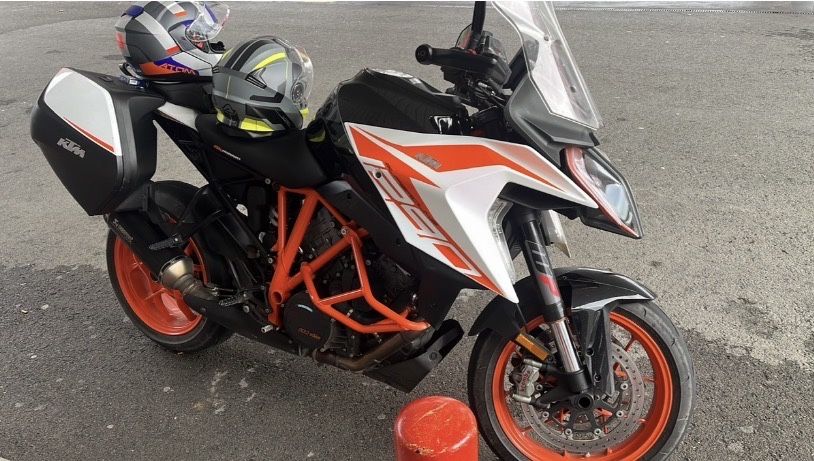 KTM 1290 Super Duke GT 2021 - 33.000 km - 3 Malas Originais