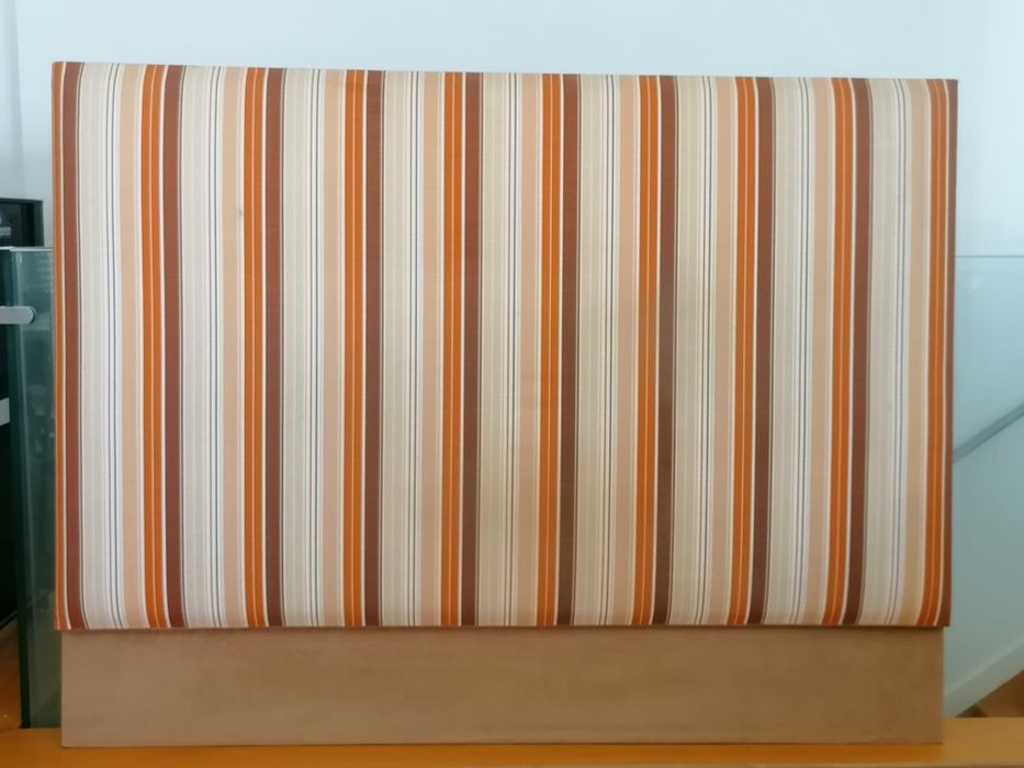 Cabeceira feita por medida em ótimo estado