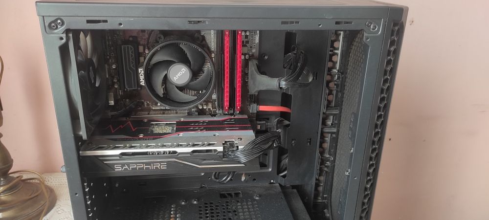 Sprzedam komputer stacjonarny dla gracza