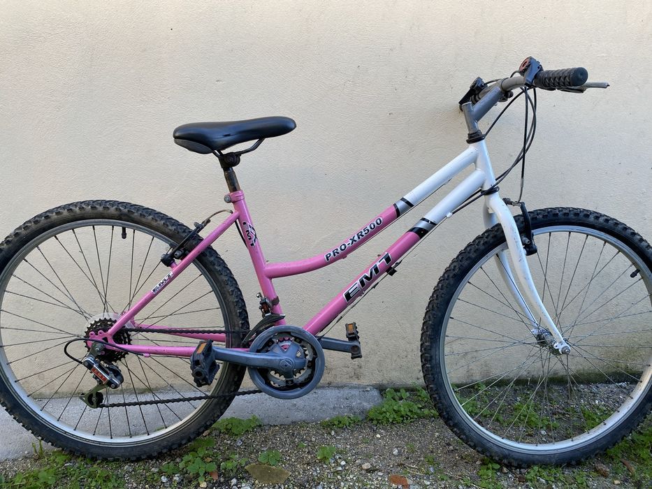 3 bicicletas em bom estado