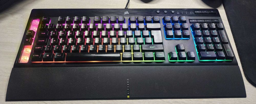 Teclado Gaming - Corsair K55 RGB PRO