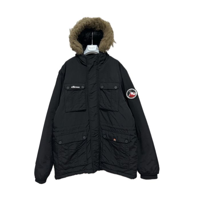 Куртка ellesse Л размер