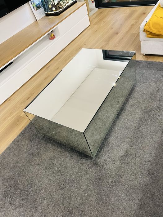 Mesa centro sala espelhada