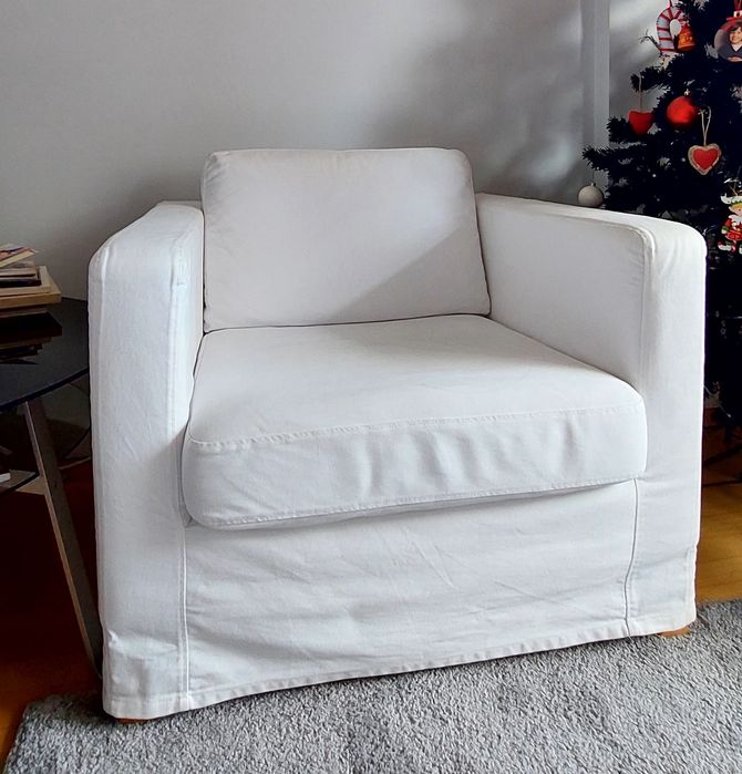 Sofás: 1 Sofá de 3 lugares e 2 Sofás de 1 lugar/poltrona