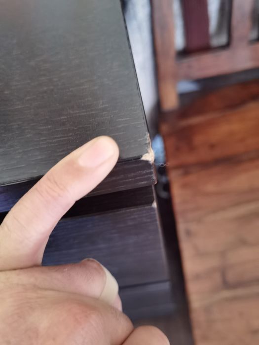 Comoda castanha escura MALM