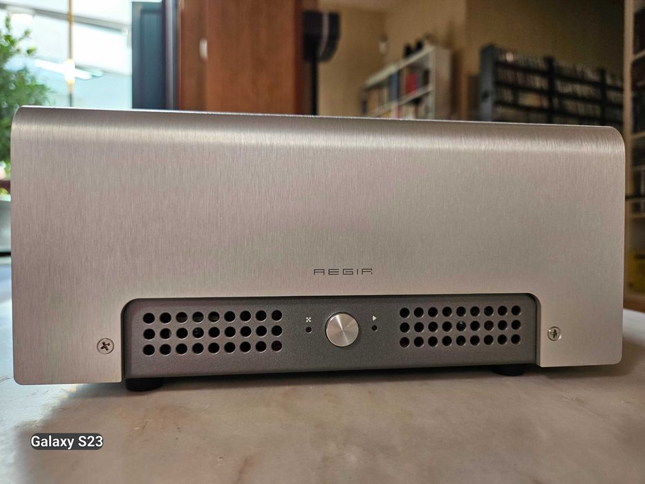 Amplificador estéreo Schiit Aegir (Versão 1)
