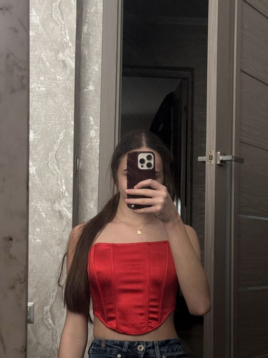 корсет червого кольору