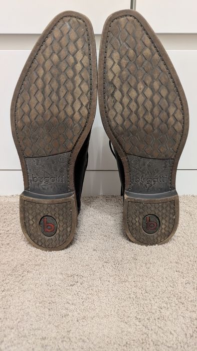 Półbuty  męskie skòrzane Bugatti rozmiar 43/27,5.