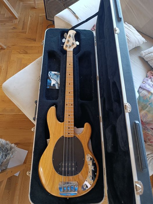 Musicman Stingray 4, gitara basowa, bass