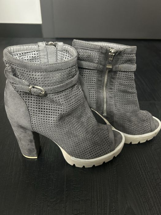 Botki letnie ażurowe zamszowe
