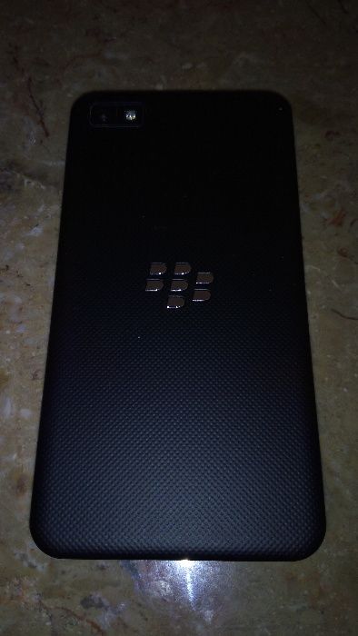 Lote dois telemóveis Blackberry, STL100-2 e 9360