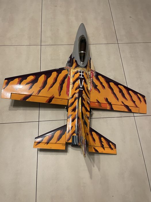 Sprzedam samolot F-16 EDF 64 70 laminat EPP odrzutowiec