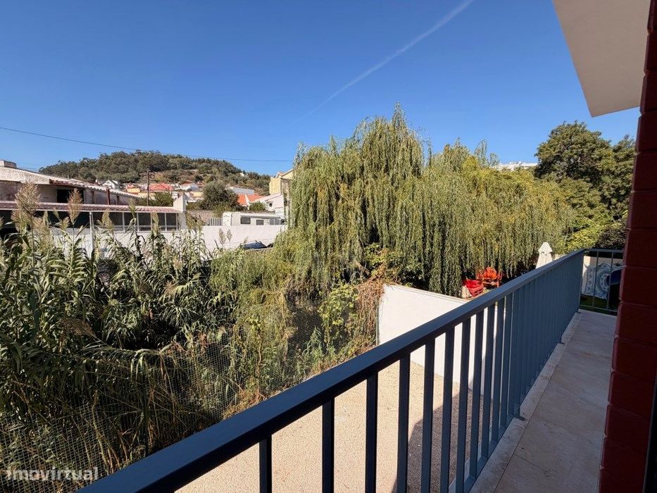 Moradia T4 em Mina de Água, Amadora