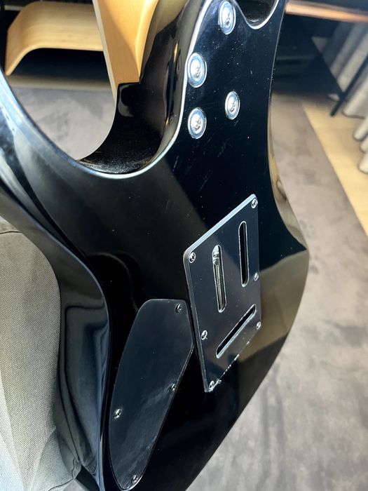 Guitarra Ibanez GRG170DX-BKN + Cabos + Suporte