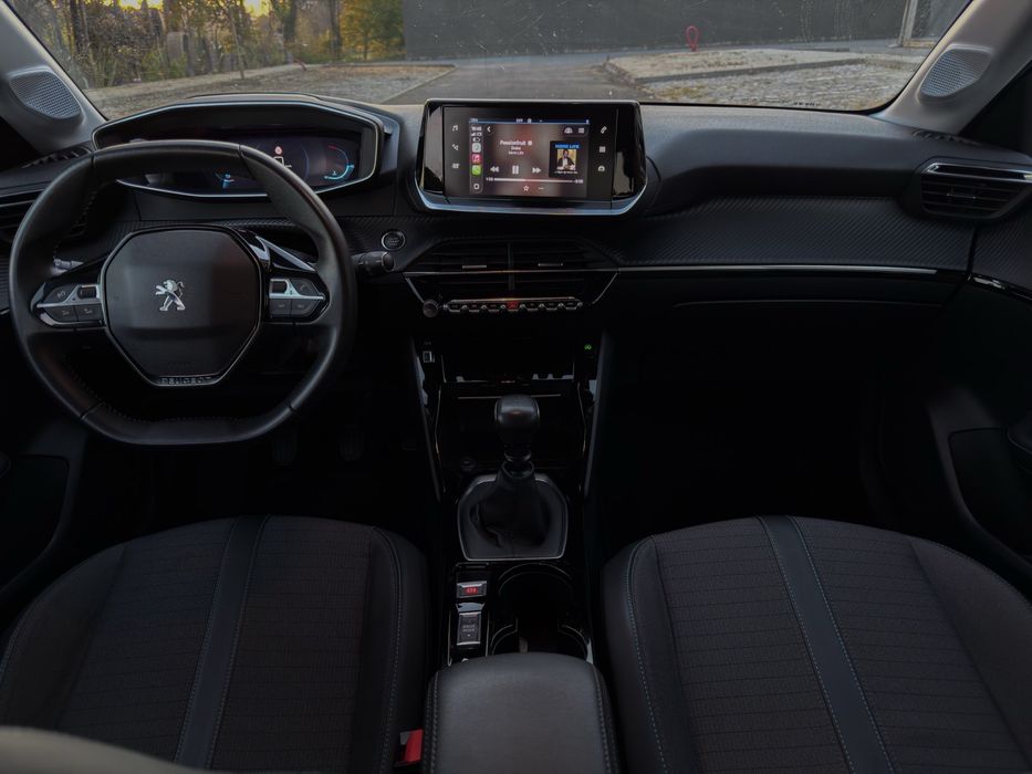 Peugeot 208 Allure Full Extras 101cv | 71 000KM | Histórico na Marca
