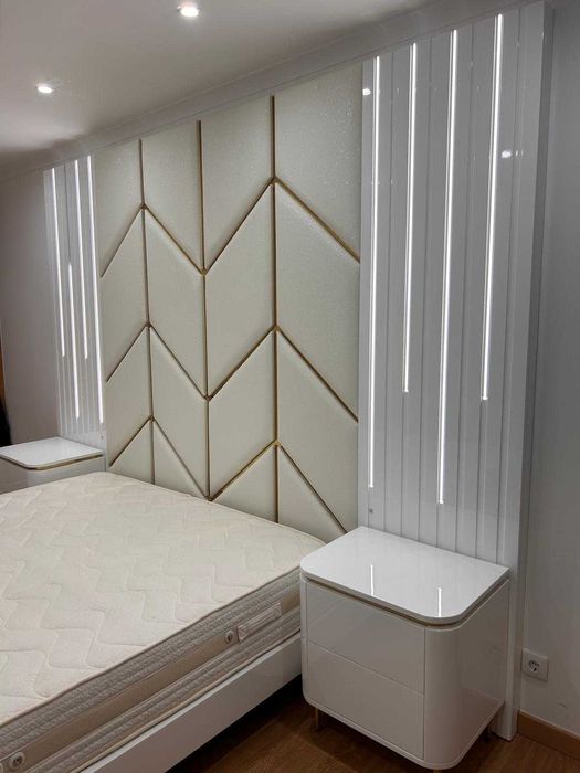 Cama alta tecto + 2 mesas de cabeceira - FABRICA - NOVO