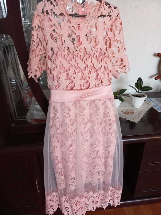 Пудрова гіпюрова святкова випускна сукня\плаття