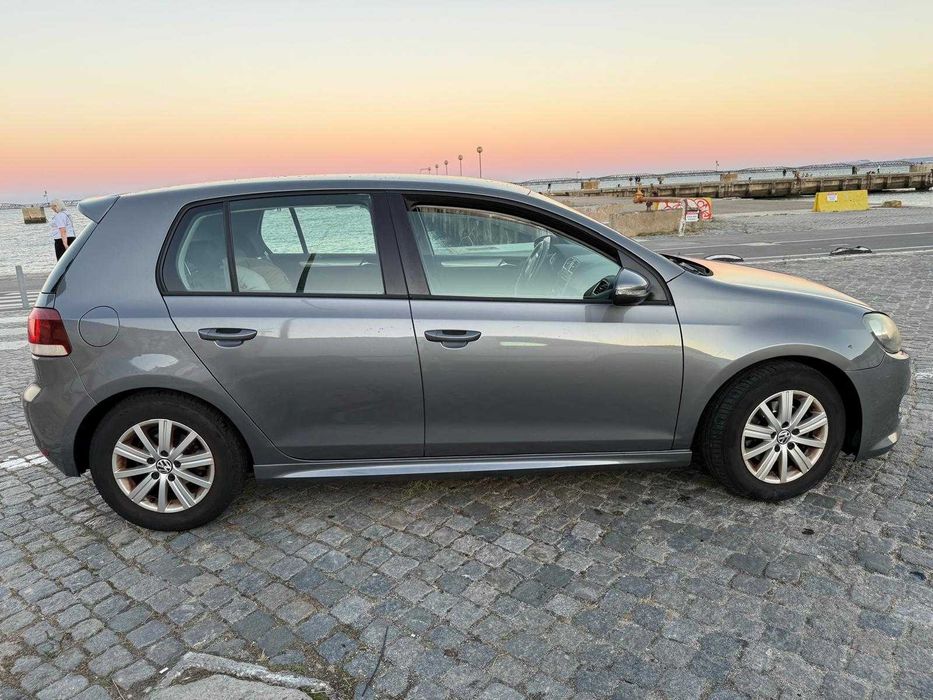VW Golf VI 1.6 TDI BlueMotion 105cv | 113.000 km | Nacional | 2 proprietários