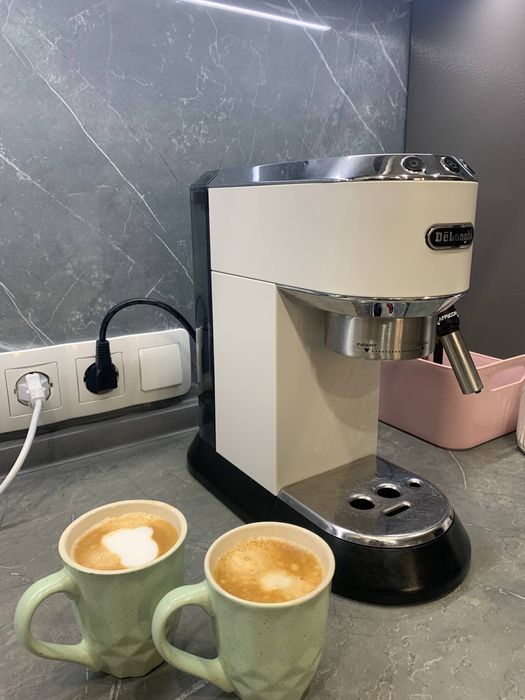 Ріжкова кавоварка DeLonghi Debica