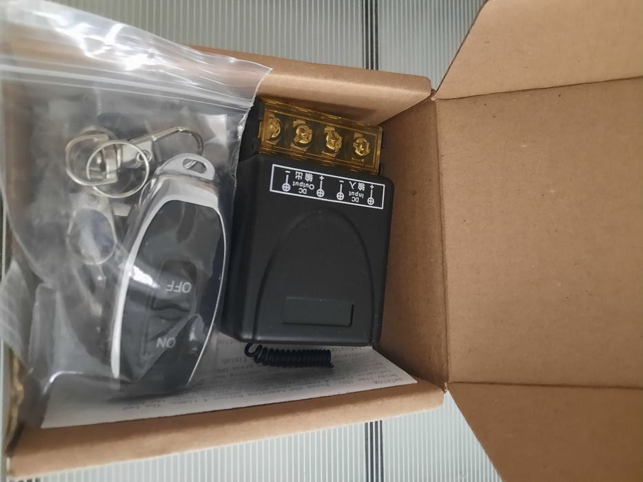 Interruptor on/off de 12v dc com 2 comandos431739570698342401