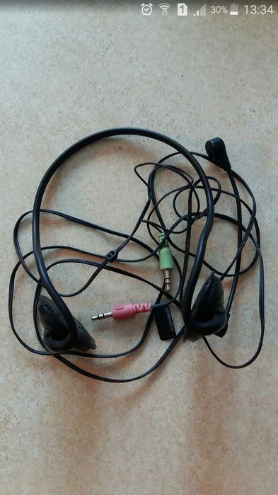 Наушники         .