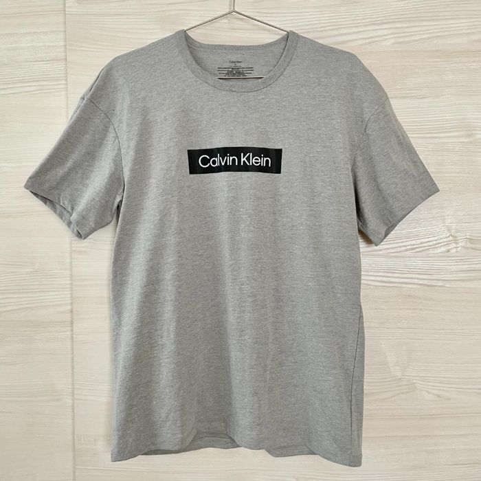 Футболка calvin klein