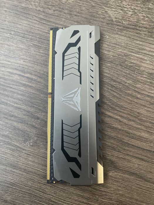 Оперативна память DDR4 8Gb 3200MT/s Cl 16 1.35V