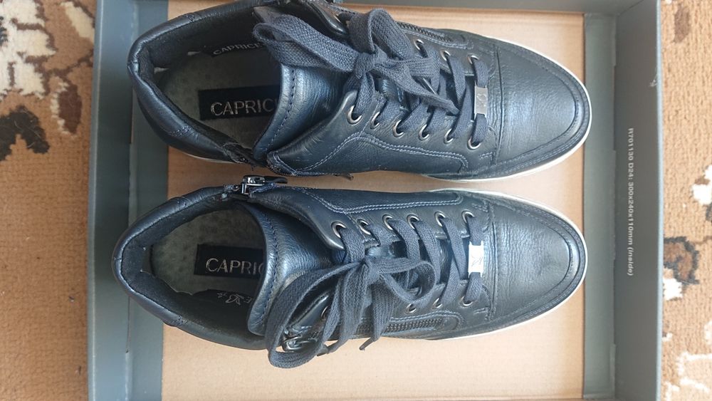 Продаю шкіряні черевички Caprice 37