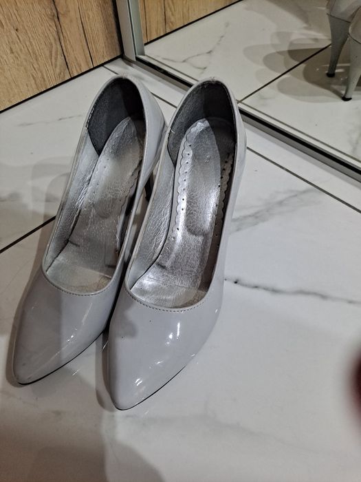 Szare buty rozmiar 38