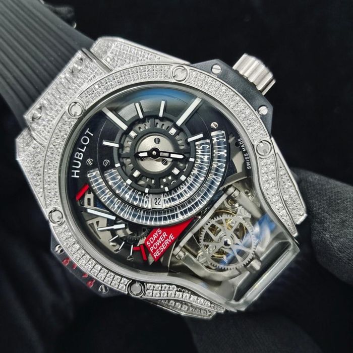 nowy elegancki zegarek analogowy