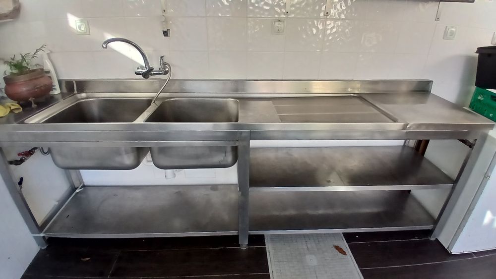 Bancada Profissional em Aço Inox com Lava-loiça Dupla