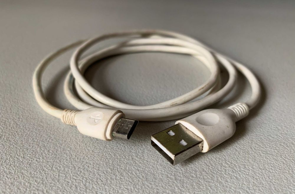 Cabo USB - microUSB