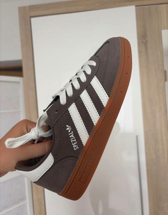 Brązowe buty adidas handball spezial