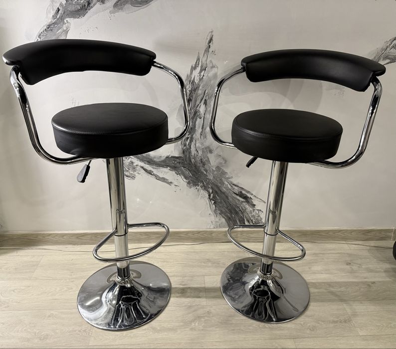 Барний стілець зі спинкою