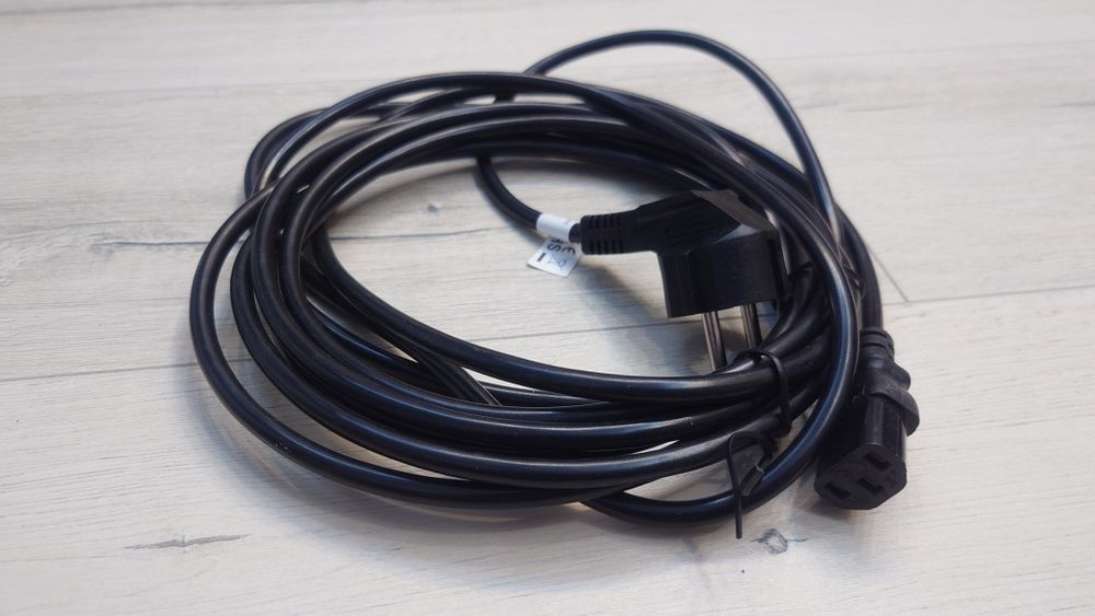 Kabel zasilający do PC 5m czarny CA‑C13C‑11CC‑0050‑BK