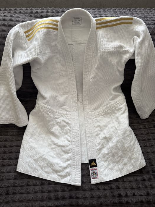 Кімоно адідас з золотими полосками