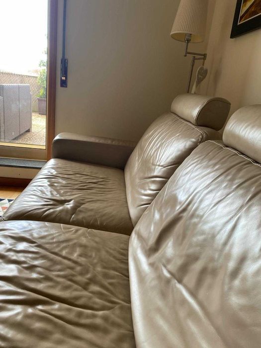 Sofá de pele com relax manual - bege