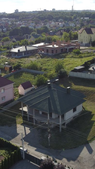 Продаж буинку поруч з Дендропарком