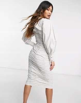 Sukienka marszczenia