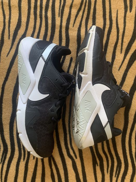 Жіночі кросівки nike 40 розмір