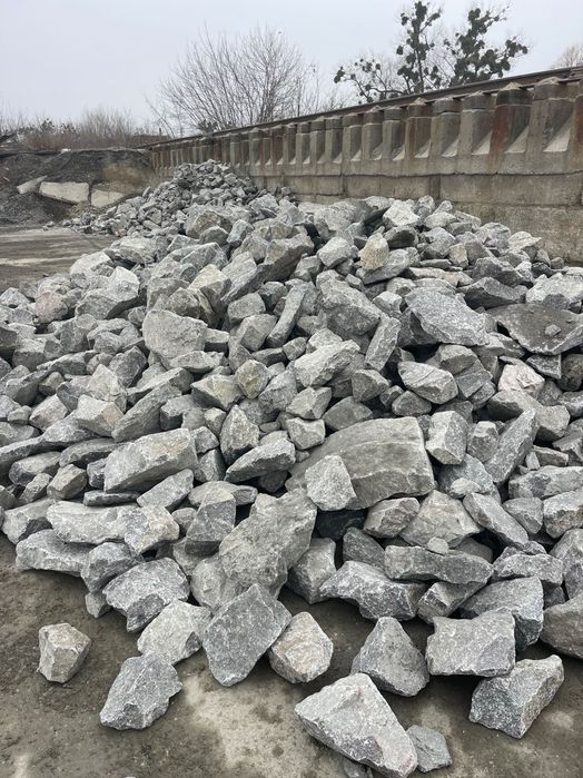 ВАГОНАМИ ЩЕБІНЬ 5-10, 5-20, 20-40, 40-70, 70-120. КАМІНЬ, ВІДСІВ.
