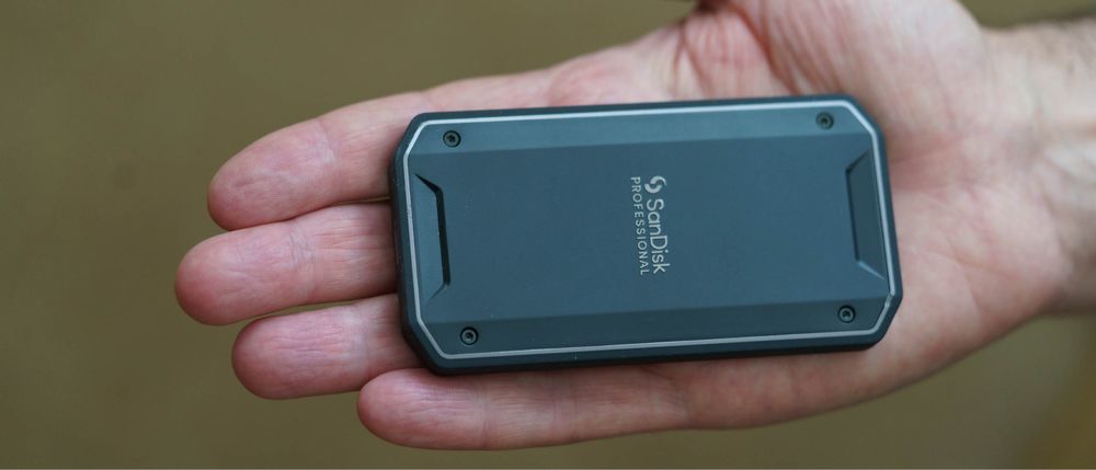 17600 -> Зовнішній SSD SanDisk Professional PRO-G40 4tb